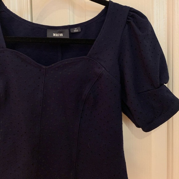 Puffy sleeve trendy top - Picture 3 of 3